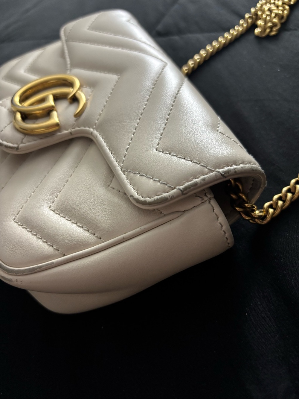 Gucci GG Marmont matelassé leather super mini bag - Picture 6 of 12
